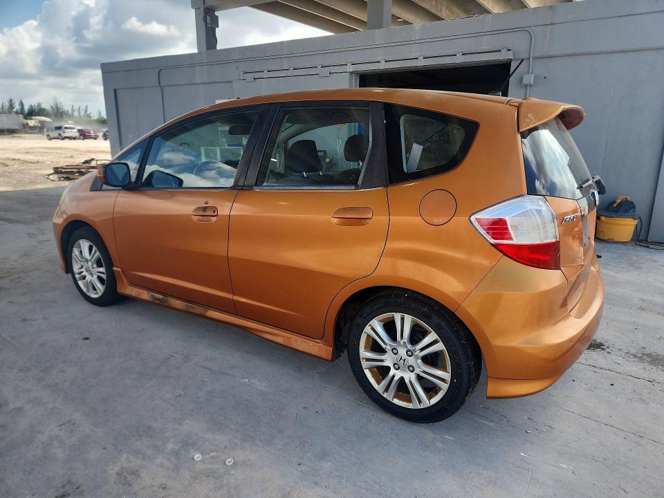 2011 Honda Fit VIN JHMGE8H55BC012630 COPART salvage auction — REAR END, Fl - Cert Of Title Slvg Rebuildable, sold $300 on 2026-07-21 (photo 2)