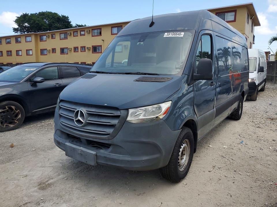 2019 Mercedes-benz VIN WD4PF1CD6KP137042 COPART salvage auction — MINOR DENT/SCRATCHES, Fl - Certificate Of Title, sold $12,000 on 2026-07-29 (photo 1)