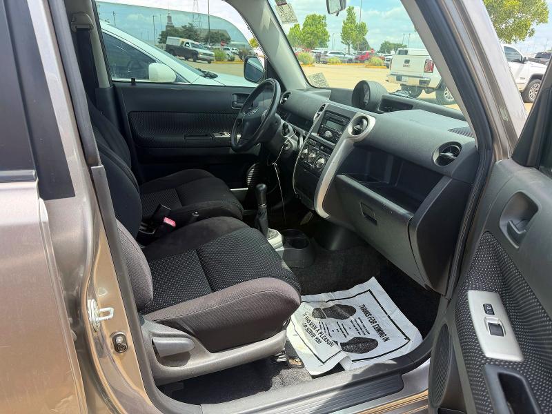 2004 Toyota Scion VIN JTLKT334640161379 COPART salvage auction — HAIL, Ok - Certificate Of Title (P), sold $1,150 on 2026-07-07 (photo 5)
