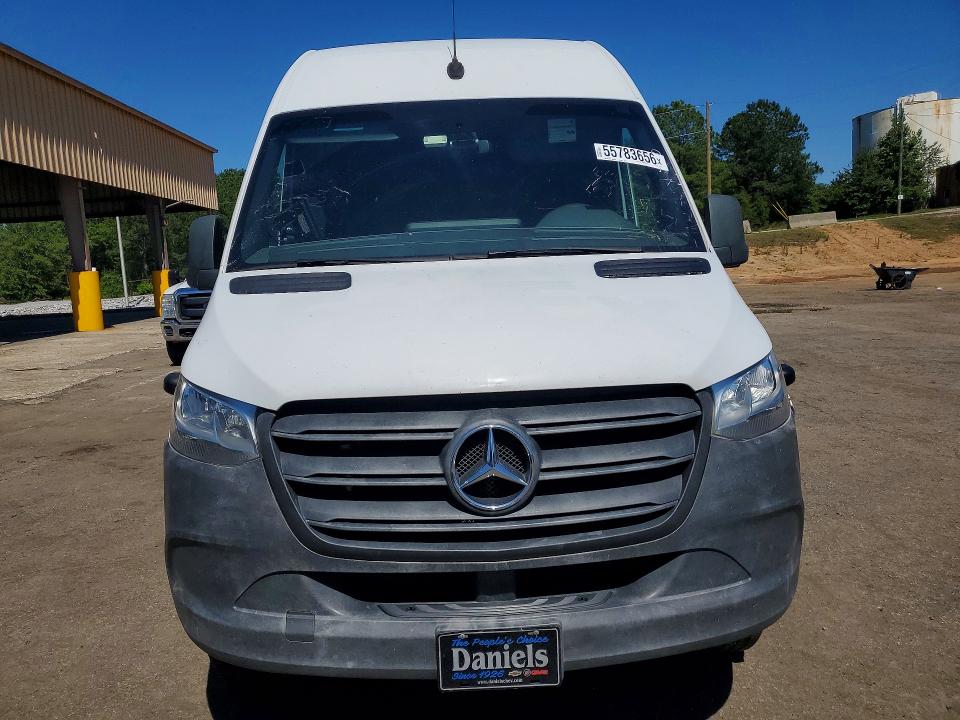 2019 Mercedes-benz Sprinter VIN WD4PF1ED0KT013658 COPART salvage auction — REAR END, Sc - Certificate Of Title, sold $3,700 on 2026-07-31 (photo 5)