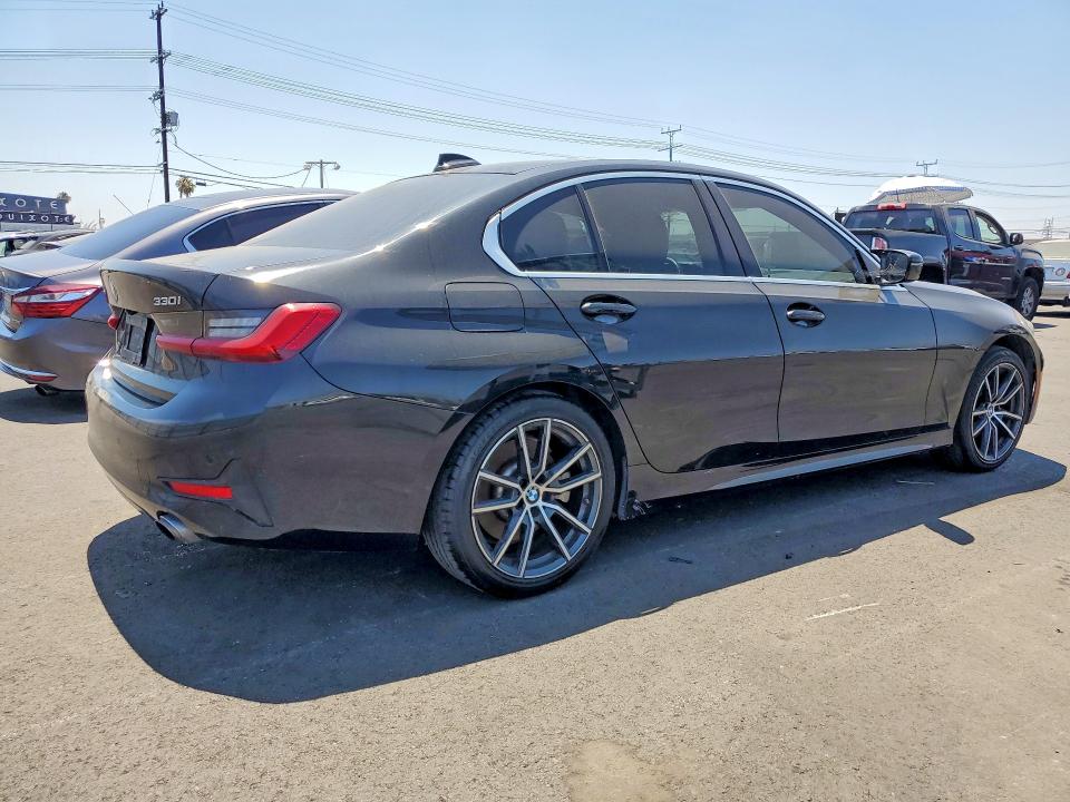 2019 BMW 3 series VIN 3MW5R1J55K8B00662 COPART salvage auction — ENGINE BURN, Wv - Dis/Dlr/Exp Only Clean Title (P), sold $7,300 on 2026-08-03 (photo 3)