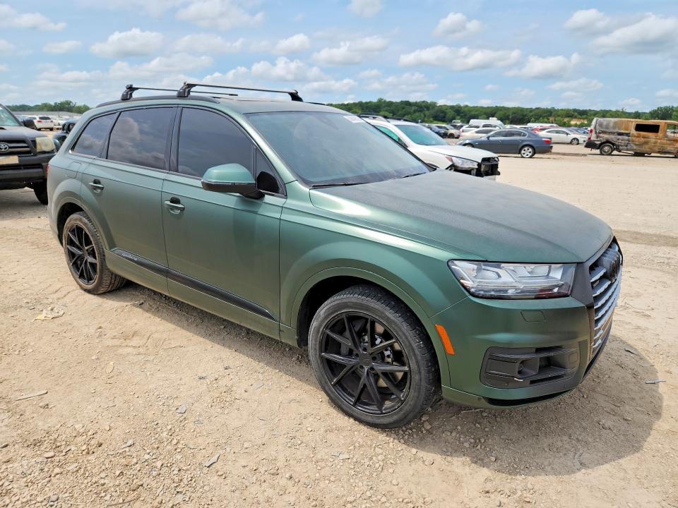 2018 Audi Q7 VIN WA1VAAF70JD000226 COPART salvage auction — NORMAL WEAR, KS - CERTIFICATE OF TITLE, sold $4,100 on 2026-07-30 (photo 4)