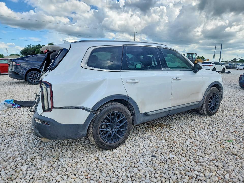 2020 Kia Telluride VIN 5XYP34HC8LG035976 COPART salvage auction — REAR END, TX - SALVAGE VEHICLE TITLE (P), sold $4,100 on 2026-07-30 (photo 3)
