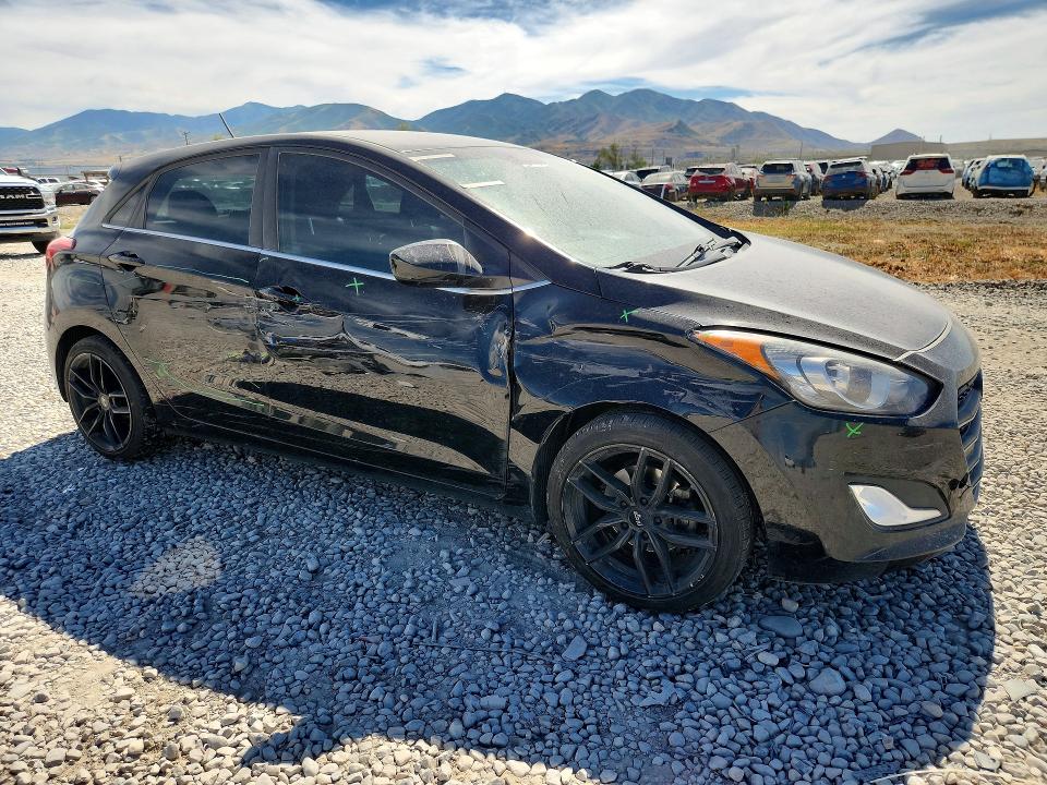 2014 Hyundai Elantra VIN KMHD35LH2EU231131 COPART salvage auction — SIDE, Ut - Salvage Certificate, sold $1,100 on 2026-07-31 (photo 4)