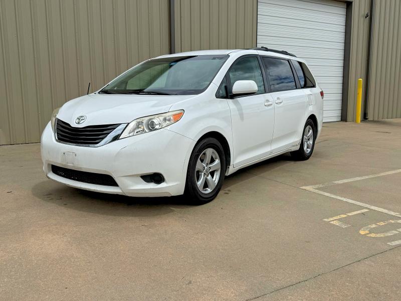 2014 Toyota Sienna VIN 5TDKK3DC8ES511162 COPART salvage auction — MINOR DENT/SCRATCHES, Tx - Certificate Of Title (P), sold $2,300 on 2026-07-02 (photo 2)