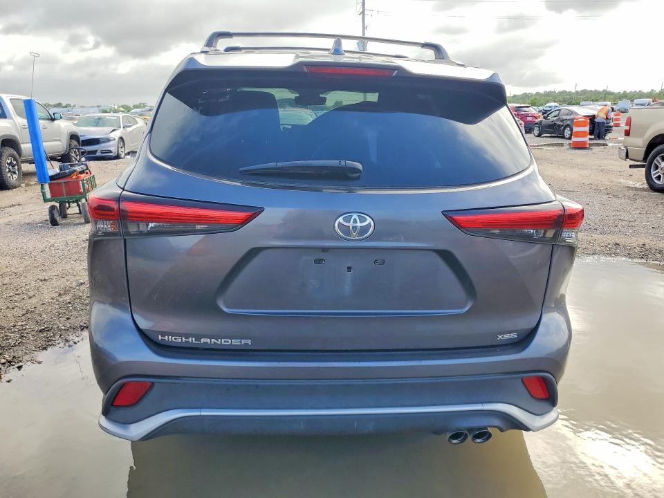 2021 Toyota VIN 5TDLZRAH5MS068907 COPART salvage auction — MINOR DENT/SCRATCHES, Tx - Certificate Of Title, sold $21,800 on 2026-07-13 (photo 6)