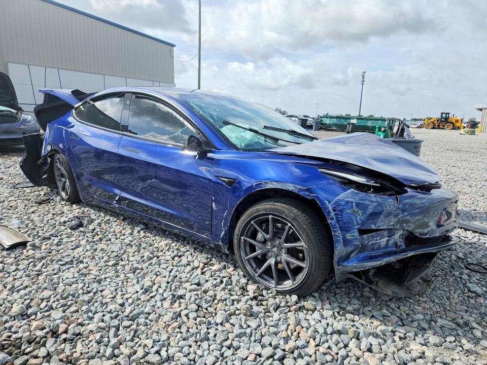 2021 Tesla Model 3 VIN 5YJ3E1EB2MF032678 COPART salvage auction — FRONT END, FL - CERT OF TITLE SLVG REBUILDABLE, sold $1,300 on 2026-08-03 (photo 4)