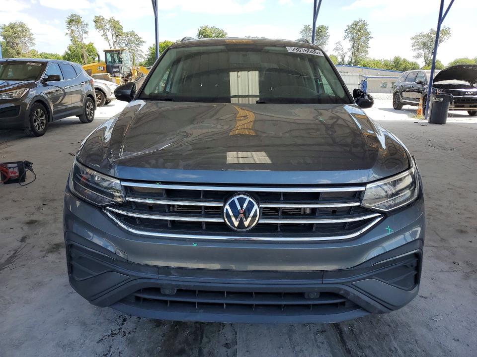 2022 Volkswagen Tiguan VIN 3VV1B7AX3NM153013 COPART salvage auction — FRONT END, Salvage Title, sold $7,600 on 2026-08-20 (photo 5)
