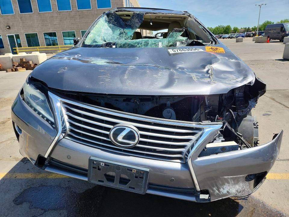 2013 Lexus VIN 2T2BK1BAXDC173871 COPART salvage auction — ROLLOVER, CO - PUBLIC - SALVAGE TITLE, sold $1,100 on 2026-07-22 (photo 5)