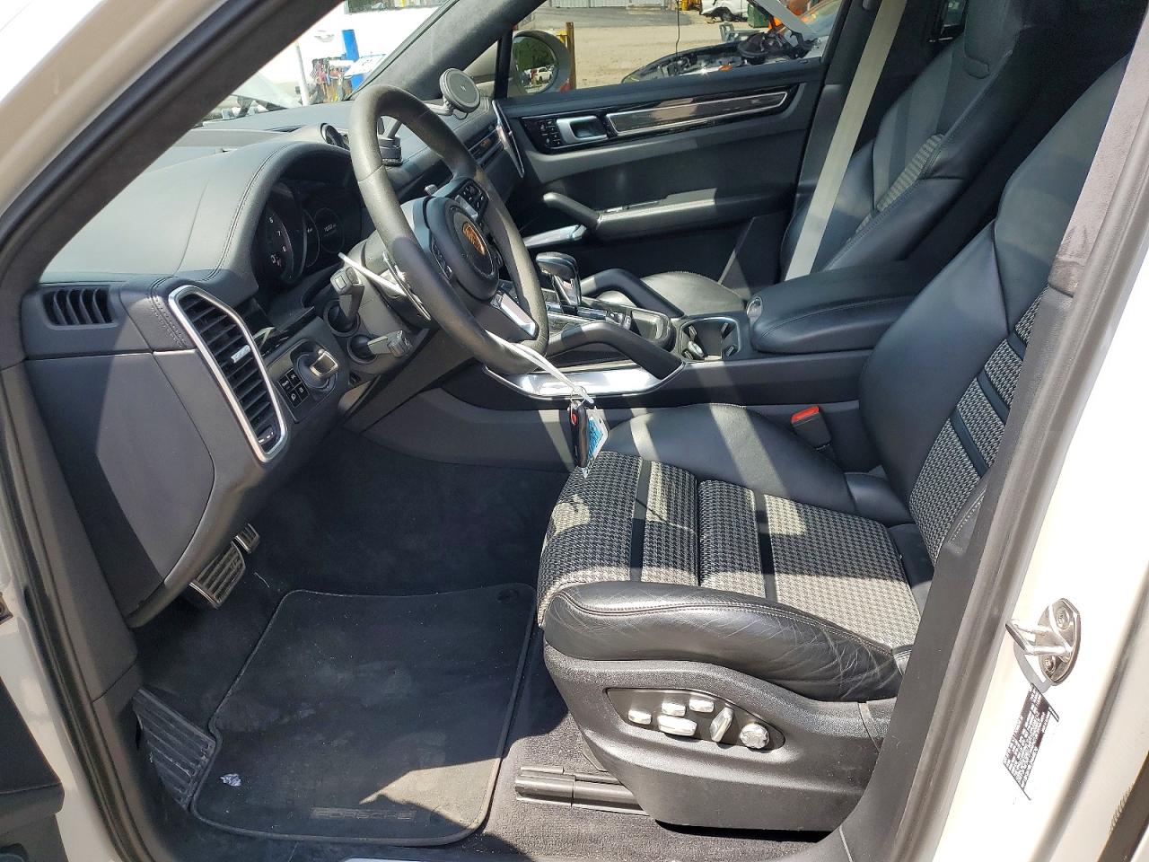 2020 Porsche Cayenne VIN WP1BF2AY8LDA65570 COPART salvage auction — Rear End, MA - CERT OF TITLE-SALVAGE, sold $37,500 on 2026-07-06 (photo 7)