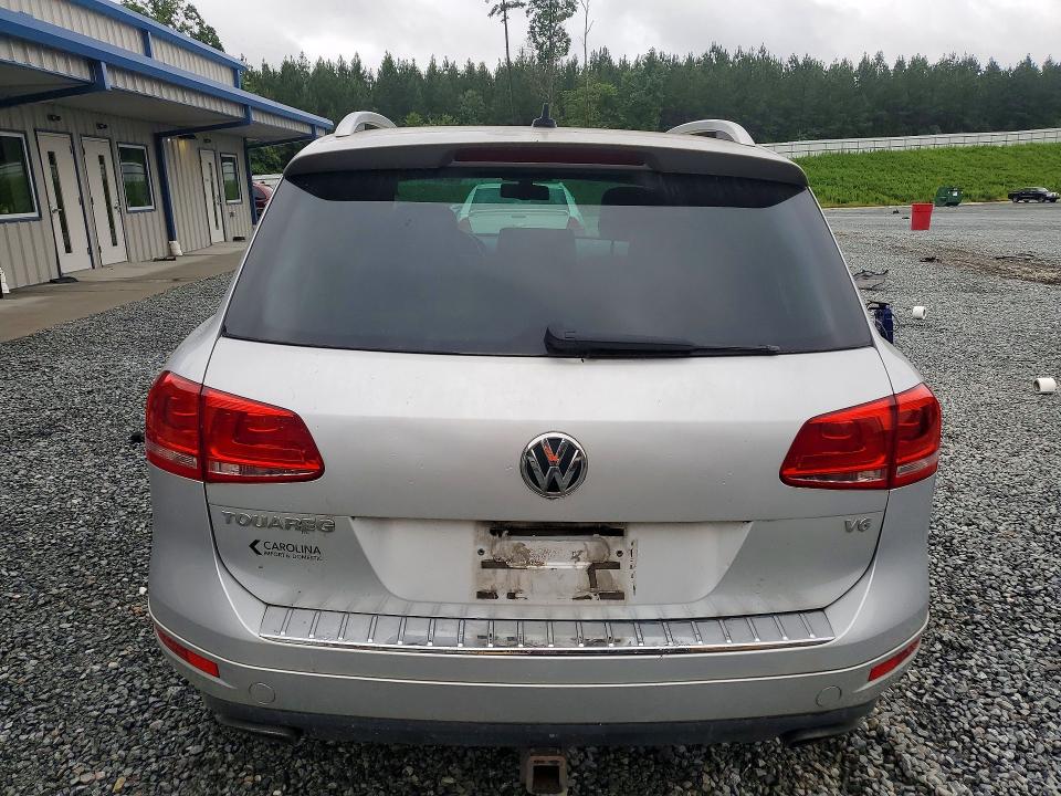 2013 Volkswagen Touareg VIN WVGEF9BPXDD002464 COPART salvage auction — MECHANICAL, Nc - Dealer Only Clean Title, sold $375 on 2026-07-15 (photo 6)