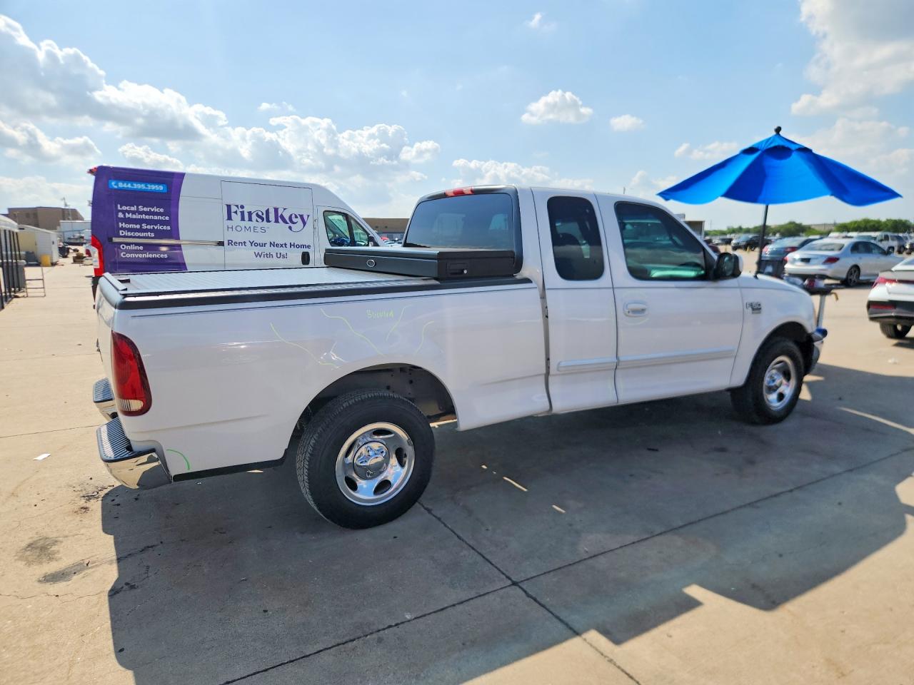 2000 Ford F-150 Lightning VIN 1FTRX17W9YKB40163 COPART salvage auction — Rear End, TX - SALVAGE VEHICLE TITLE, sold $1,400 on 2026-07-09 (photo 3)
