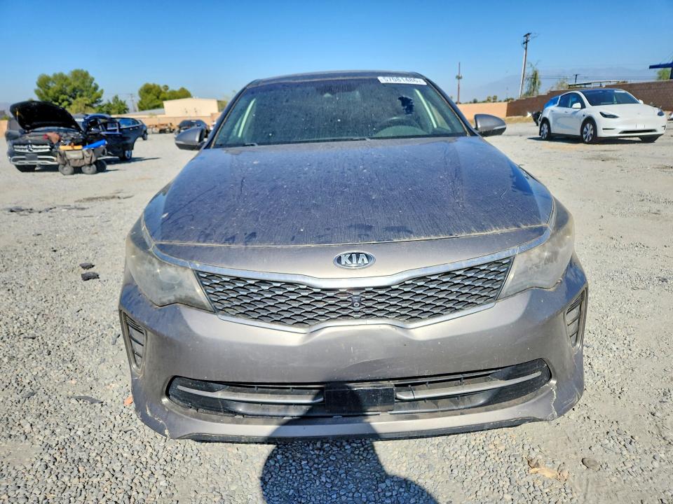 2018 Kia Optima VIN 5XXGV4L2XJG194878 COPART salvage auction — ENGINE BURN, Ca - Salvage Certificate, sold $500 on 2026-07-29 (photo 5)