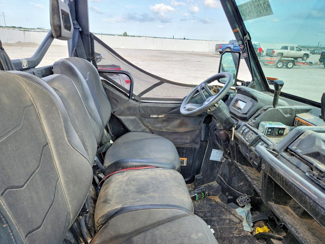 2023 Can-Am Defender VIN 3JBUKAX42PK002770 COPART salvage auction — Minor Dent/Scratches, NE - CERT OF TITLE-SALVAGE, sold $8,300 on 2026-07-09 (photo 5)