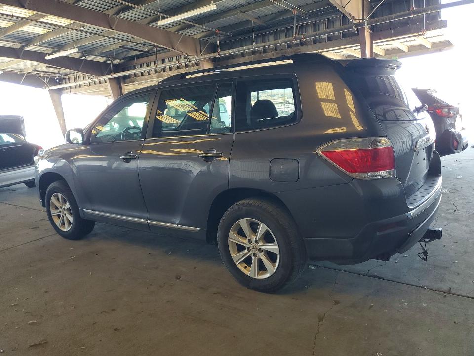 2011 Toyota Highlander VIN 5TDBK3EH9BS065707 COPART salvage auction — MINOR DENT/SCRATCHES, Ca - Dis/Dlr/Exp Only Clean Title, sold $2,650 on 2026-07-16 (photo 2)