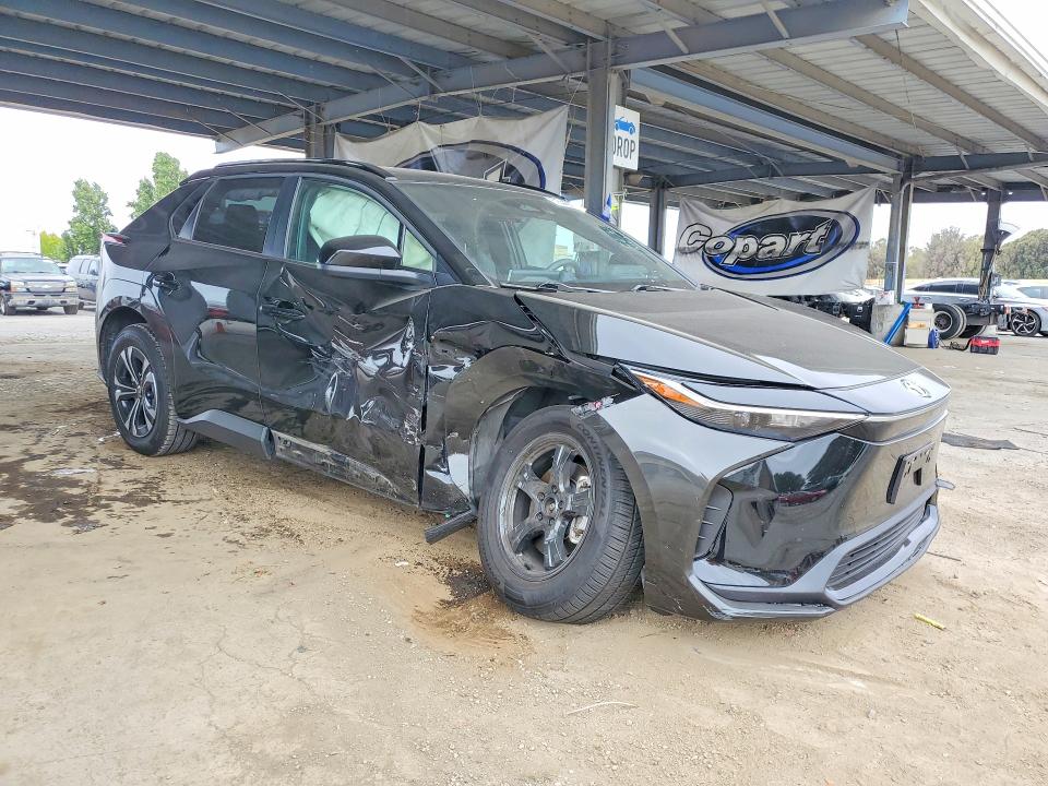 2025 Toyota Bz4x VIN JTMAAAAA3SA067770 COPART salvage auction — SIDE, CA - SALVAGE CERTIFICATE, sold $5,500 on 2026-07-28 (photo 4)