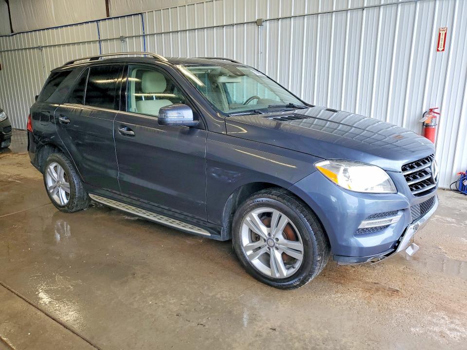 2014 Mercedes-benz VIN 4JGDA2EB1EA333423 COPART salvage auction — FRONT END, Va - Certificate Of Title (P), sold $5,200 on 2026-08-31 (photo 4)