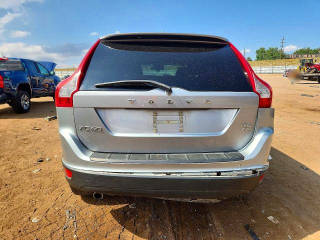 2013 Volvo Xc60 VIN YV4902DZ0D2453103 COPART salvage auction — REAR END, Co - Salvage Title, sold $700 on 2026-08-12 (photo 9)