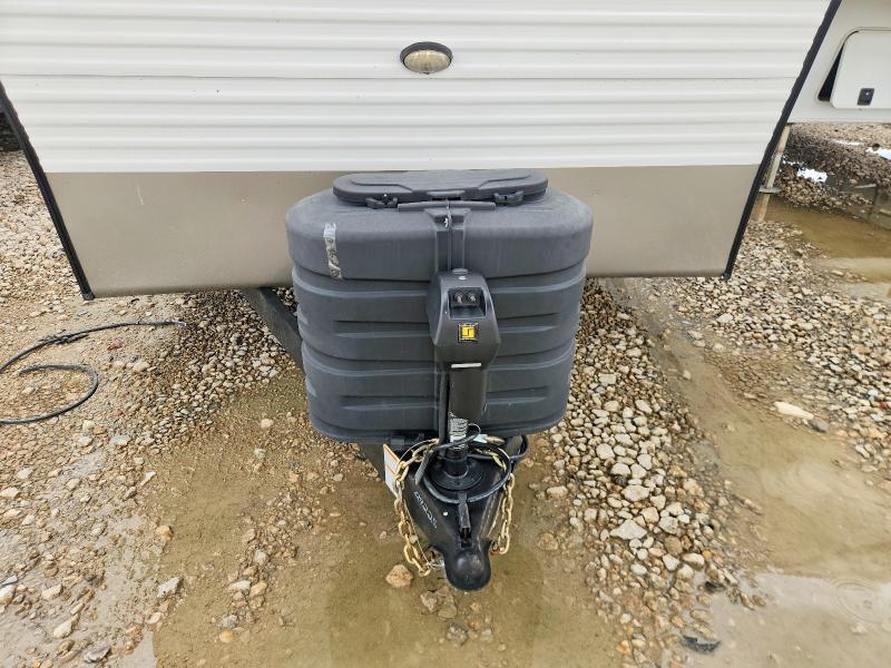 2025 Recreation by design Recreational vehicle (rv) VIN 5CZ200R38S1229225 COPART salvage auction — WATER/FLOOD, TX - SALVAGE TITLE-FLOOD DAMAGE, sold $3,600 on 2026-07-09 (photo 8)