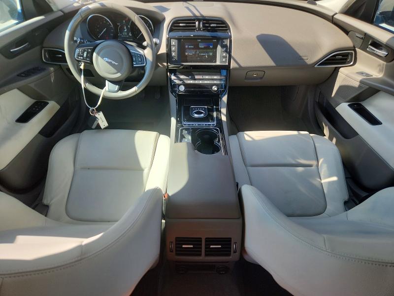 2017 Jaguar Xe VIN SAJAJ4BVXHA973363 COPART salvage auction — NORMAL WEAR, Ok - Certificate Of Title, sold $1,600 on 2026-07-02 (photo 8)