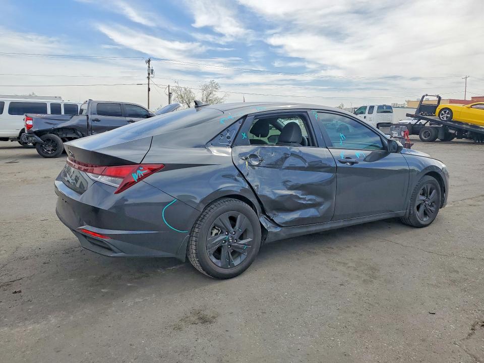 2023 Hyundai Elantra VIN 5NPLM4AG4PH091999 COPART salvage auction — SIDE, Tx - Salvage Vehicle Title, sold $150 on 2026-07-24 (photo 3)