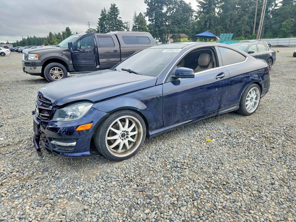 2013 Mercedes-benz C-klasse VIN WDDGJ4HB9DF945482 — COPART salvage auction photo