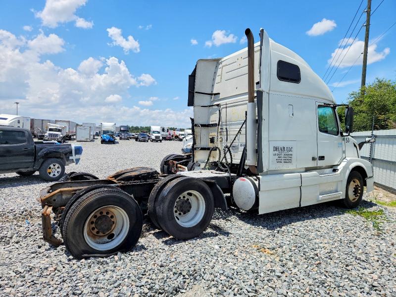 2015 Volvo Vnl VIN 4V4NC9EHXFN186212 COPART salvage auction — BURN, Fl - Cert Of Title Slvg Rebuildable, sold $2,350 on 2026-07-08 (photo 4)
