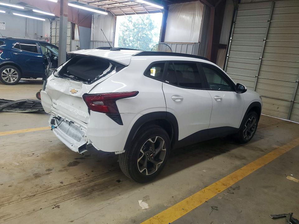 2025 Chevrolet Trax VIN KL77LHEP2SC235265 COPART salvage auction — FRAME DAMAGE, Fl - Dlr Only Cert Of Destruction, sold $7,800 on 2026-07-22 (photo 3)