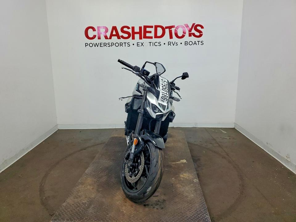 2025 Kawasaki Zr VIN ML5ZRDS14SDA01705 COPART salvage auction — VANDALISM, MN - CERT OF TITLE-PRIOR SALVAGE, sold $2,050 on 2026-07-30 (photo 2)