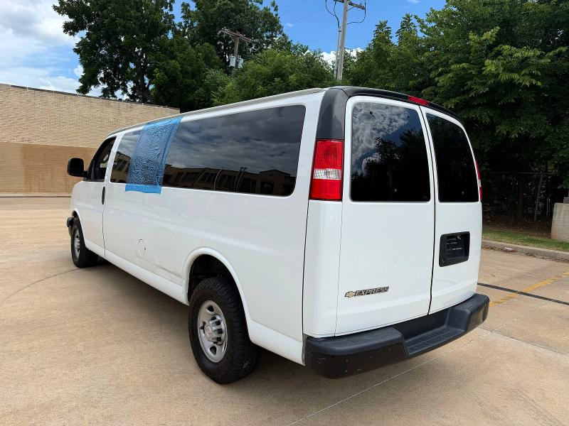 2017 Chevrolet Express VIN 1GAZGNFF6H1310163 COPART salvage auction — MINOR DENT/SCRATCHES, Tx - Certificate Of Title (P), sold $2,100 on 2026-07-02 (photo 3)