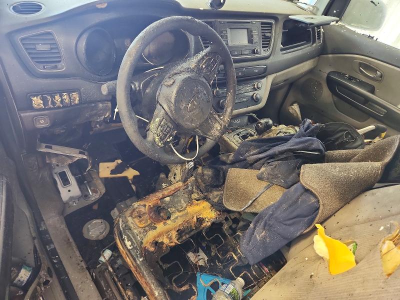 2016 Kia SEDONA VIN KNDMB5C14G6084764 COPART salvage auction — Burn Interior, Il - Junking Cert Of A Vehicle, sold $225 on 2026-07-27 (photo 8)