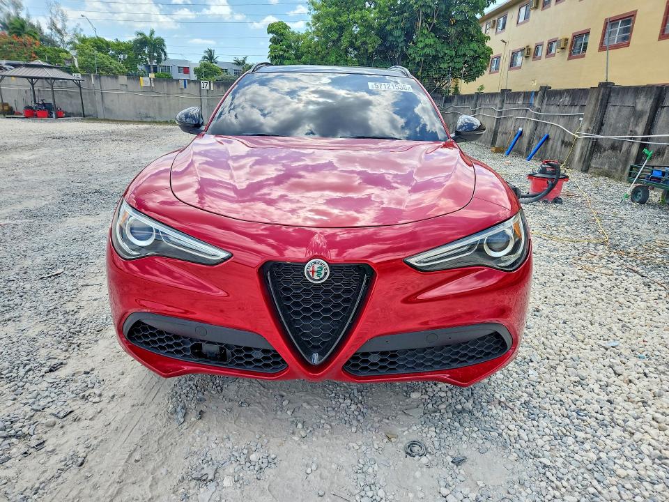2021 Alfa romeo Stelvio VIN ZASPAJANXM7D14917 COPART salvage auction — REAR END, FL - CERT OF TITLE SLVG REBUILDABLE, sold $7,300 on 2026-07-17 (photo 5)