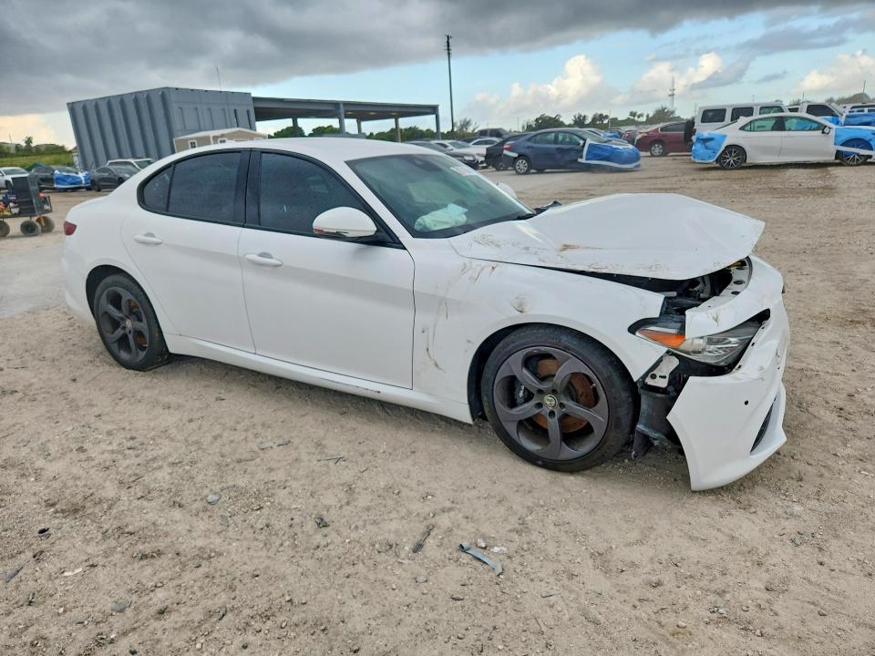 2017 Alfa romeo Giulia VIN ZARFAEBN3H7535619 COPART salvage auction — FRONT END, Fl - Cert Of Title Slvg Rebuildable, sold $2,850 on 2026-07-30 (photo 4)