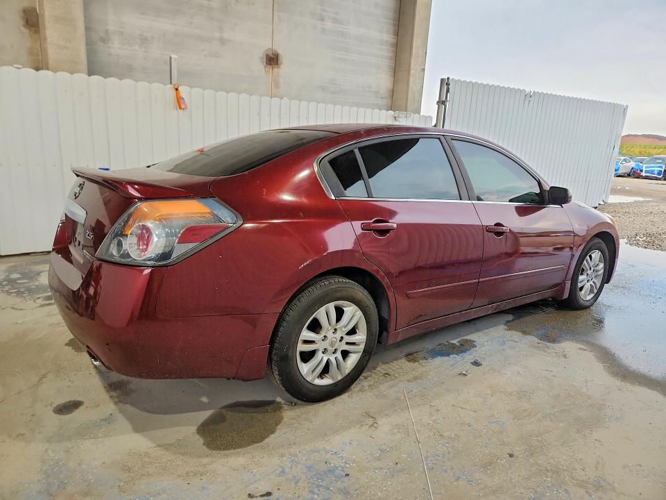 2011 Nissan Altima VIN 1N4AL2AP7BC183200 COPART salvage auction — MINOR DENT/SCRATCHES, FL - CERTIFICATE OF TITLE, sold $350 on 2026-07-02 (photo 3)