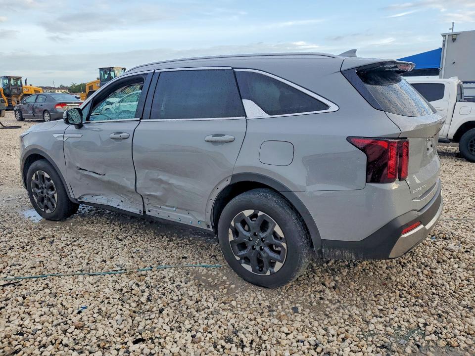 2025 Kia Sorento VIN 5XYRL4JC0SG378363 COPART salvage auction — SIDE, Fl - Cert Of Title Slvg Rebuildable, sold $10,200 on 2026-07-28 (photo 2)