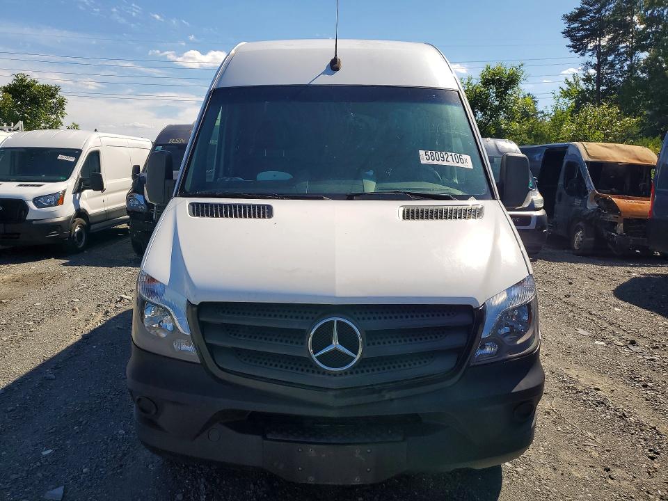 2018 Mercedes-benz Sprinter VIN WD3PE7CD3JP587580 COPART salvage auction — MINOR DENT/SCRATCHES, Md - Certificate Of Title, sold $1,650 on 2026-07-28 (photo 5)
