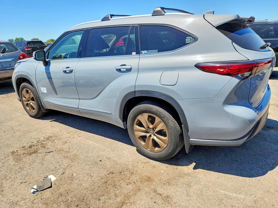 2022 Toyota Highlander VIN 5TDAARAH9NS516999 COPART salvage auction — SIDE, Pa - Certificate Of Salvage, sold $18,900 on 2026-07-31 (photo 2)