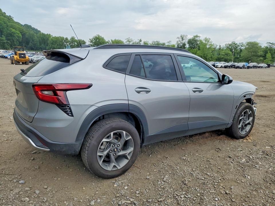 2024 Chevrolet Trax VIN KL77LHE25RC026357 COPART salvage auction — FRONT END, Ny - Mv-907A Salvage Certificate, sold $350 on 2026-07-30 (photo 3)