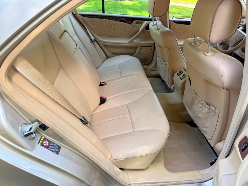 2000 Mercedes-benz E-class VIN WDBJF70J7YB018627 COPART salvage auction — MINOR DENT/SCRATCHES, Or - Certificate Of Title (P), sold $5,800 on 2026-07-08 (photo 6)