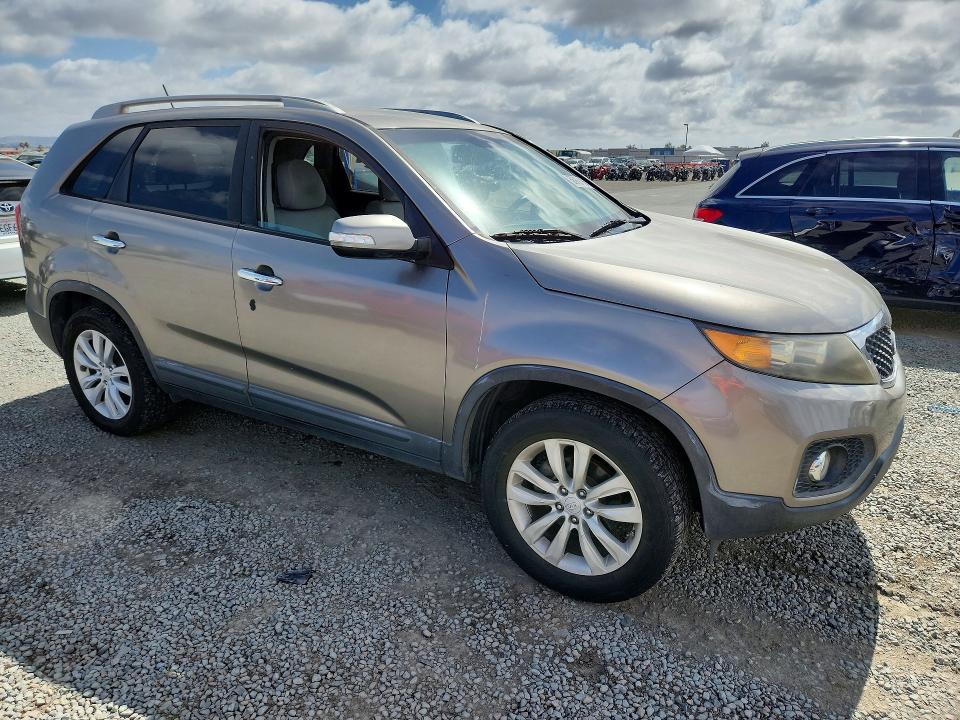 2011 Kia Sorento VIN 5XYKT4A23BG121576 COPART salvage auction — REAR END, CA - SALVAGE CERTIFICATE, sold $1,800 on 2026-07-31 (photo 4)