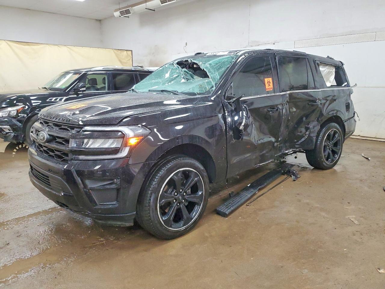 2024 Ford Expedition VIN 1FMJK2A82REA94375 — COPART salvage auction photo