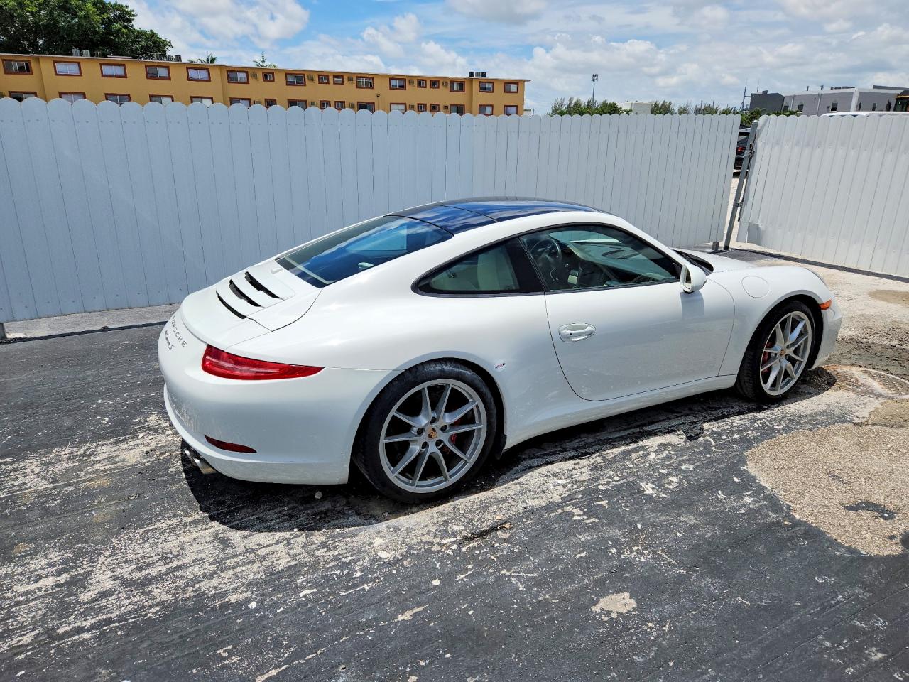 2013 Porsche 911 VIN WP0AB2A98DS123143 COPART salvage auction — Water/Flood, TN - NON-REPAIRABLE CERTIFICATE, sold $19,300 on 2024-11-20 (photo 3)