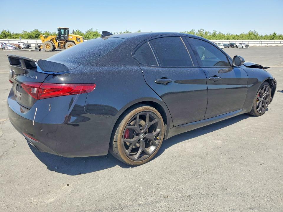 2020 Alfa romeo Giulia VIN ZARFAMAN1L7633892 COPART salvage auction — FRONT END, CA - SALVAGE CERTIFICATE, sold $2,700 on 2026-07-16 (photo 3)