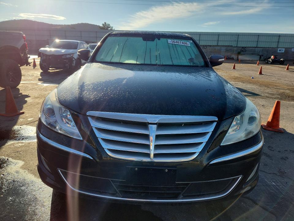 2013 Hyundai Genesis VIN KMHGC4DD5DU224983 COPART salvage auction — NORMAL WEAR, NM - CERTIFICATE OF TITLE, sold $4,000 on 2026-07-02 (photo 5)