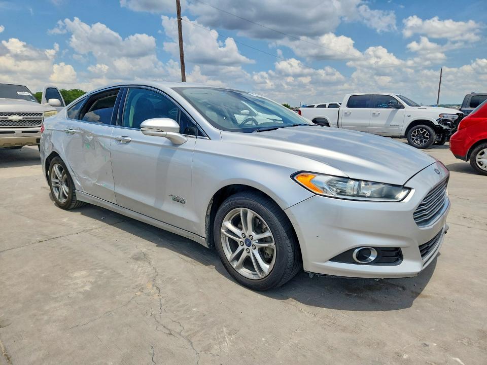 2016 Ford VIN 3FA6P0SU8GR384566 COPART salvage auction — SIDE, Tx - Salvage Vehicle Title, sold $2,100 on 2026-07-09 (photo 4)
