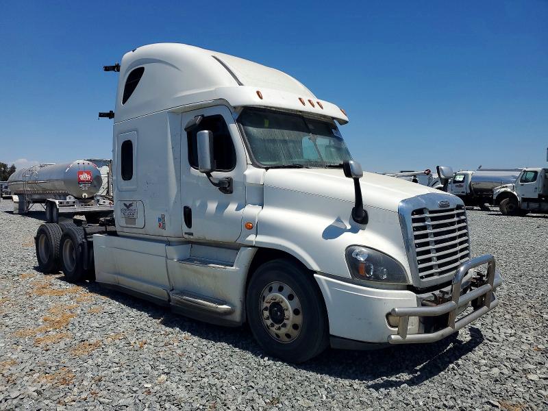 2018 Freightliner Cascadia 125 VIN 1FUJGLDR5JLJC9625 COPART salvage auction — SIDE, VA - DIS/DLR/EXP ONLY CLEAN TITLE, sold $5,400 on 2026-07-09 (photo 1)