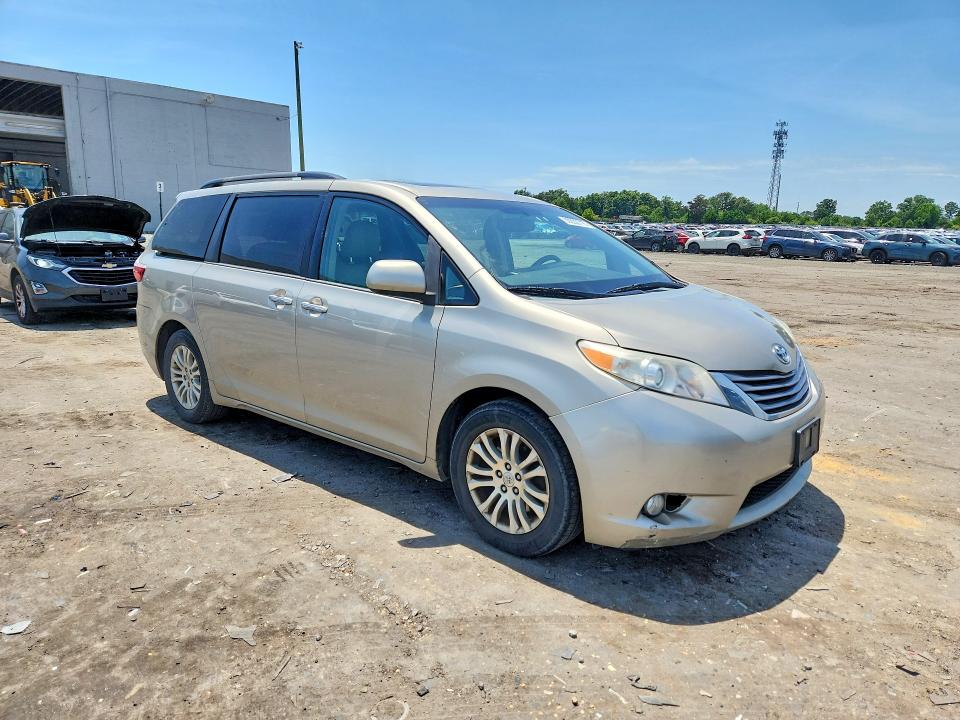 2015 Toyota Sienna VIN 5TDYK3DCXFS555854 COPART salvage auction — FRONT END, Va - Cert Of Title - Salvage, sold $375 on 2026-07-29 (photo 4)