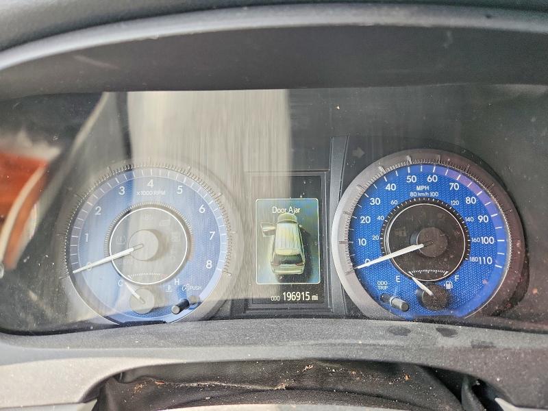 2020 Toyota Sienna VIN 5TDYZ3DC8LS027026 COPART salvage auction — WATER/FLOOD, Tx - Salvage Title-Flood Damage, sold $3,000 on 2026-07-09 (photo 9)
