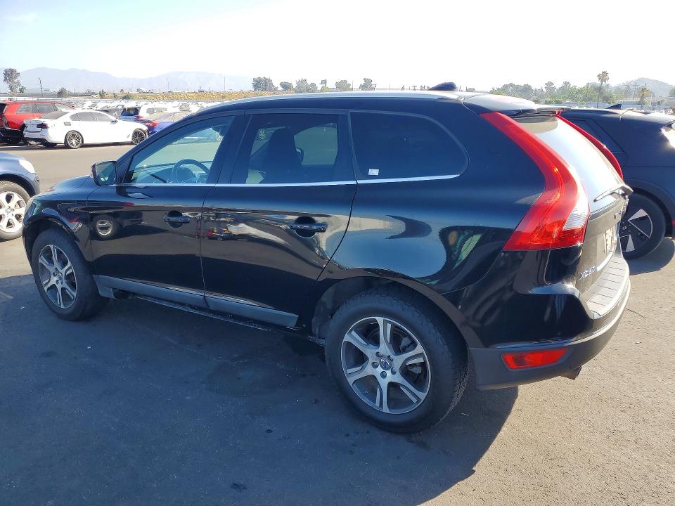 2013 Volvo VIN YV4902DZ2D2449599 COPART salvage auction — MINOR DENT/SCRATCHES, Ca - Dis/Dlr/Exp Only Clean Title, sold $700 on 2026-07-29 (photo 2)
