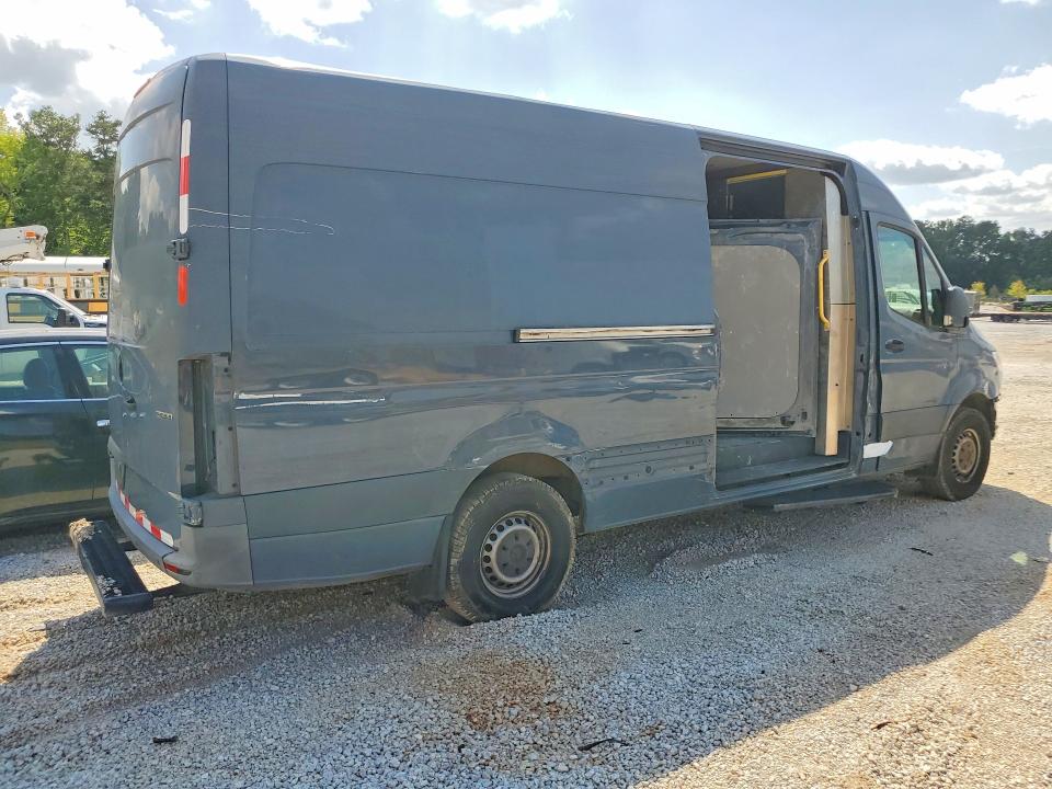 2019 Mercedes-benz Sprinter VIN WD4PF1CD7KP129516 COPART salvage auction — ALL OVER, GA - CERTIFICATE OF TITLE, sold $8,300 on 2026-07-28 (photo 3)